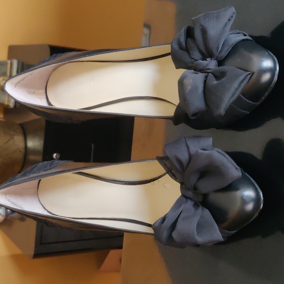 Nine West Black Pumps With Sheer Bow And Sheer Detail On Back Of Shoes - Picture 2 of 12